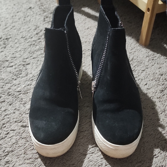 Steve Madden Wedgie Sneaker - Picture 1 of 5